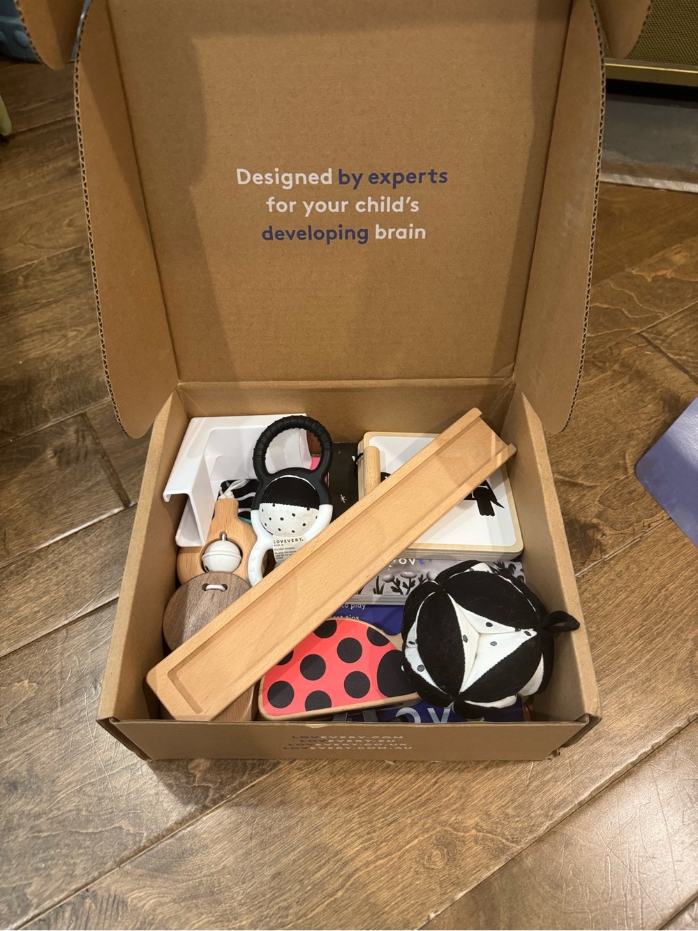 Lovevery The Looker Play Kit 0–2 Months Complete Set – Mint Condition
